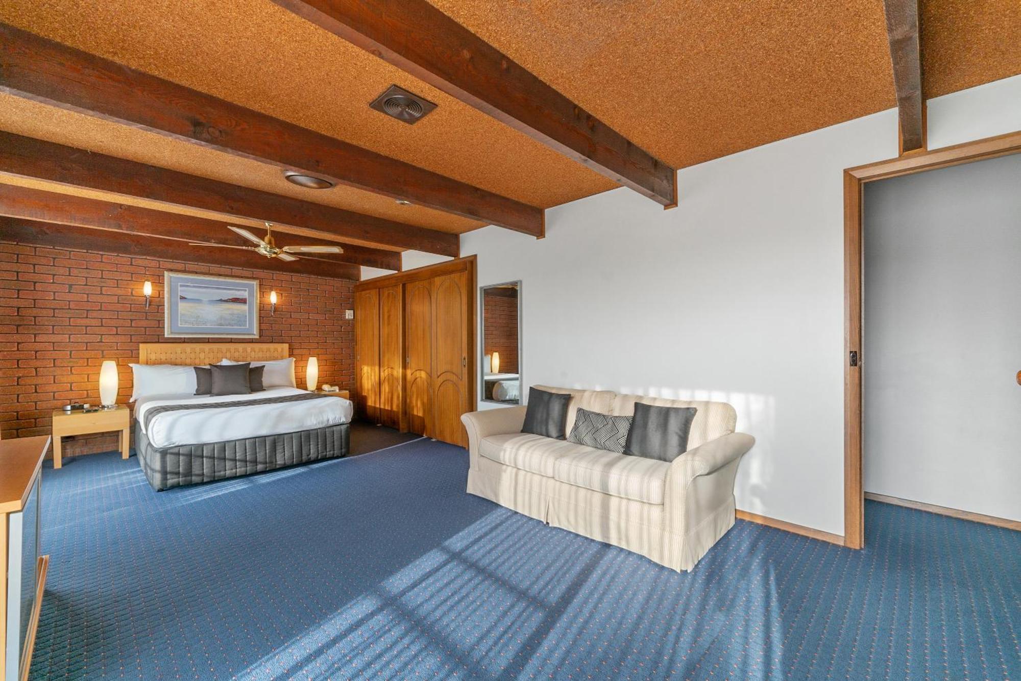 Quality Resort Siesta Албъри Екстериор снимка