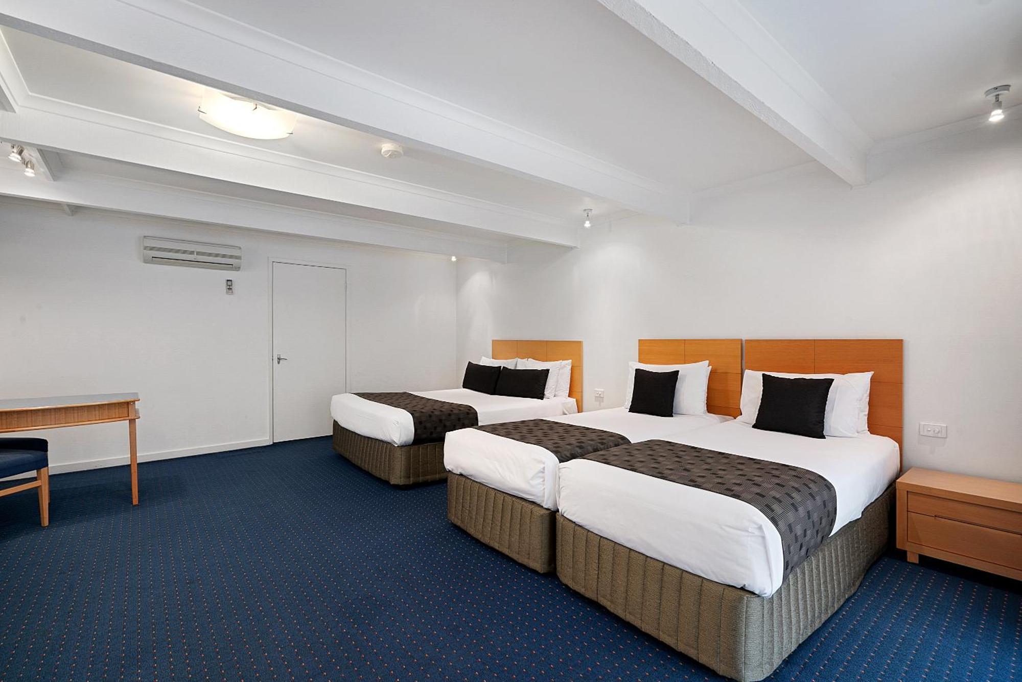 Quality Resort Siesta Албъри Екстериор снимка