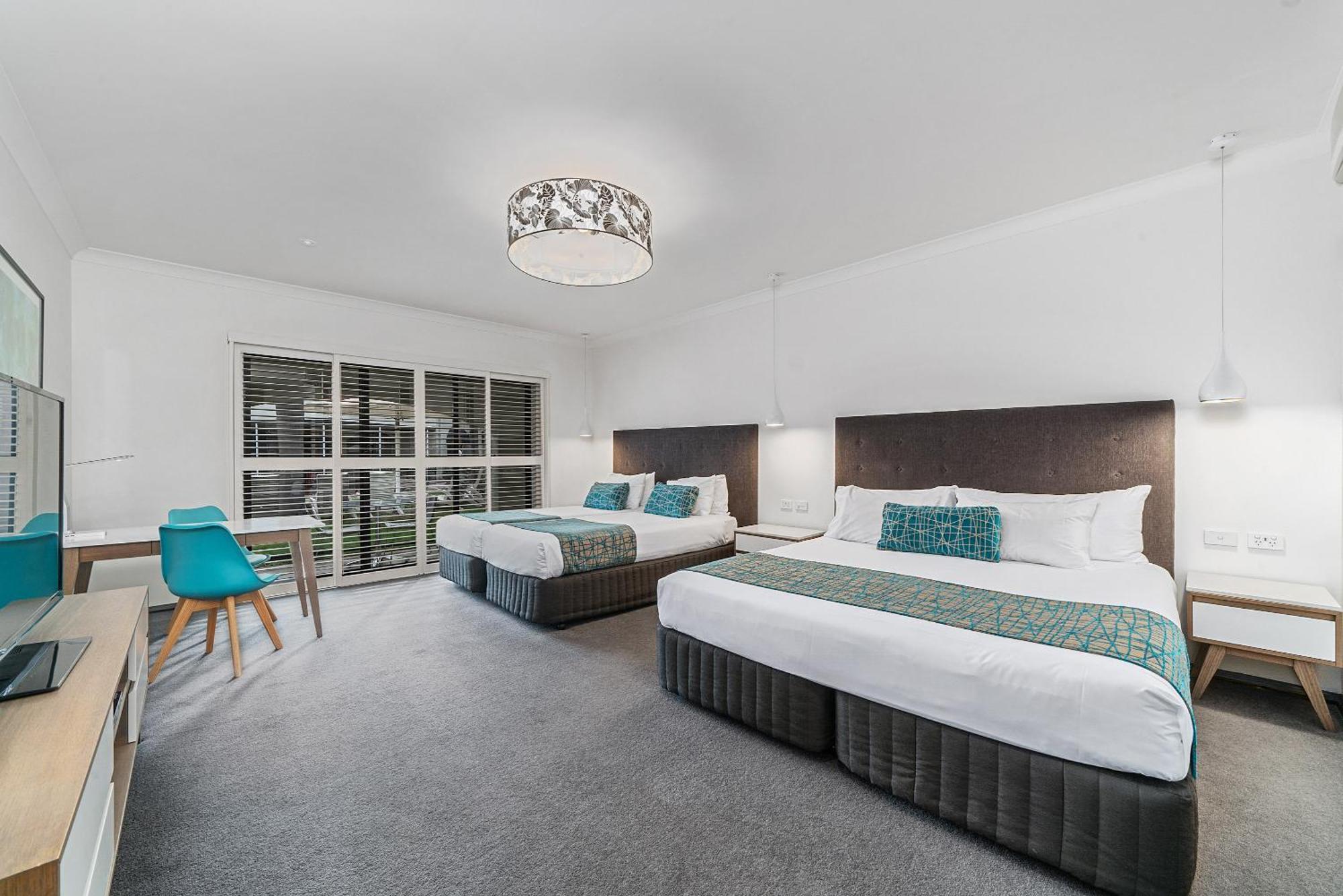 Quality Resort Siesta Албъри Екстериор снимка