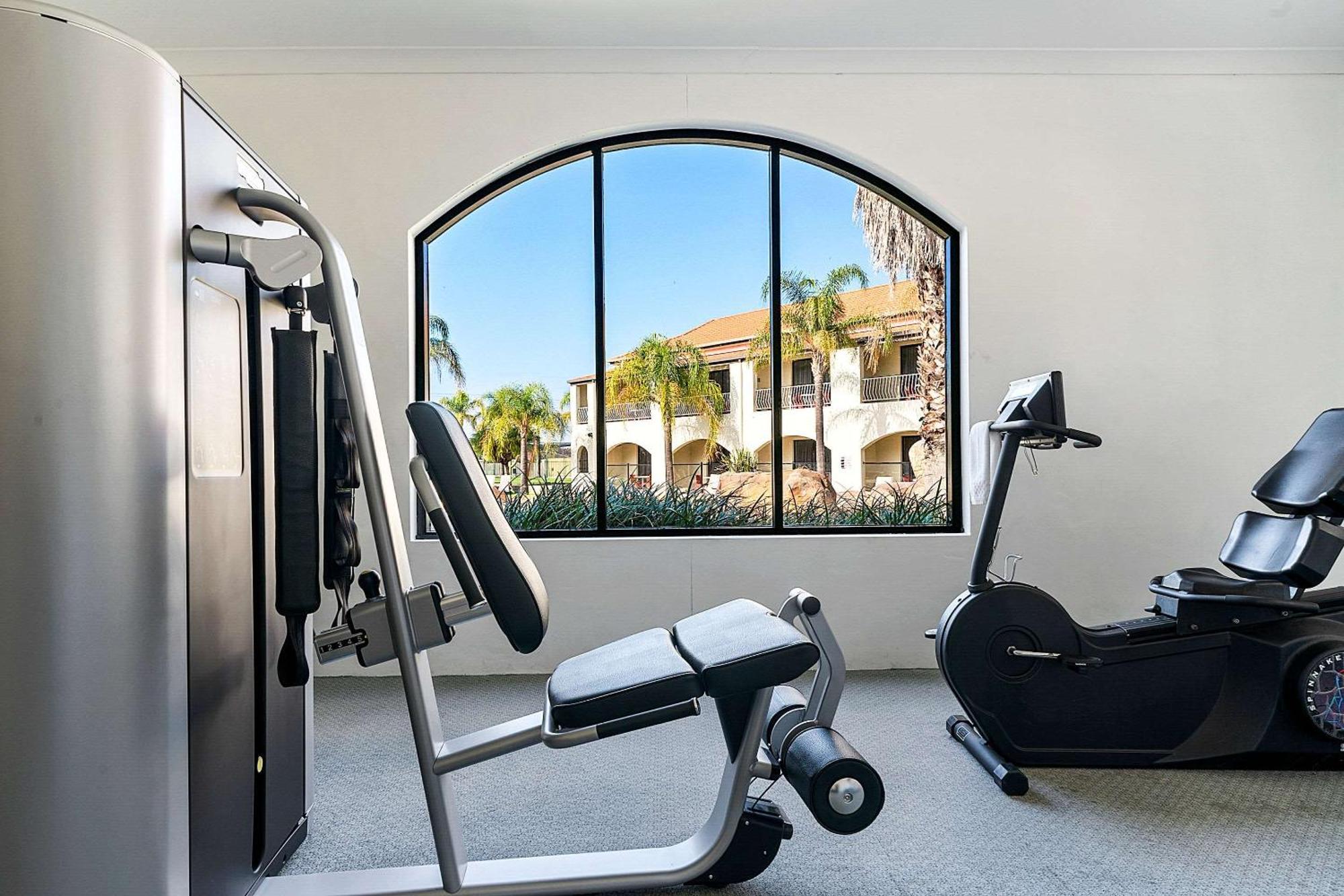 Quality Resort Siesta Албъри Екстериор снимка