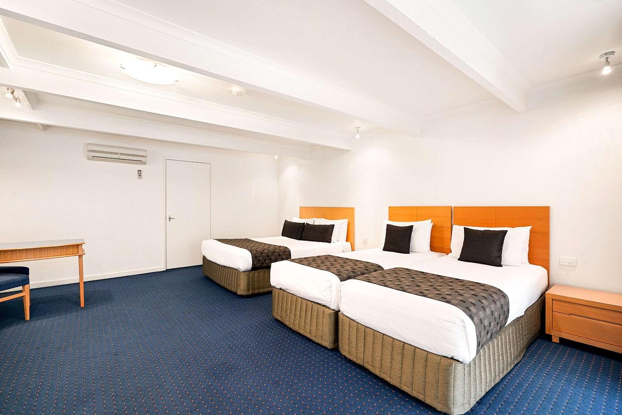Quality Resort Siesta Албъри Екстериор снимка