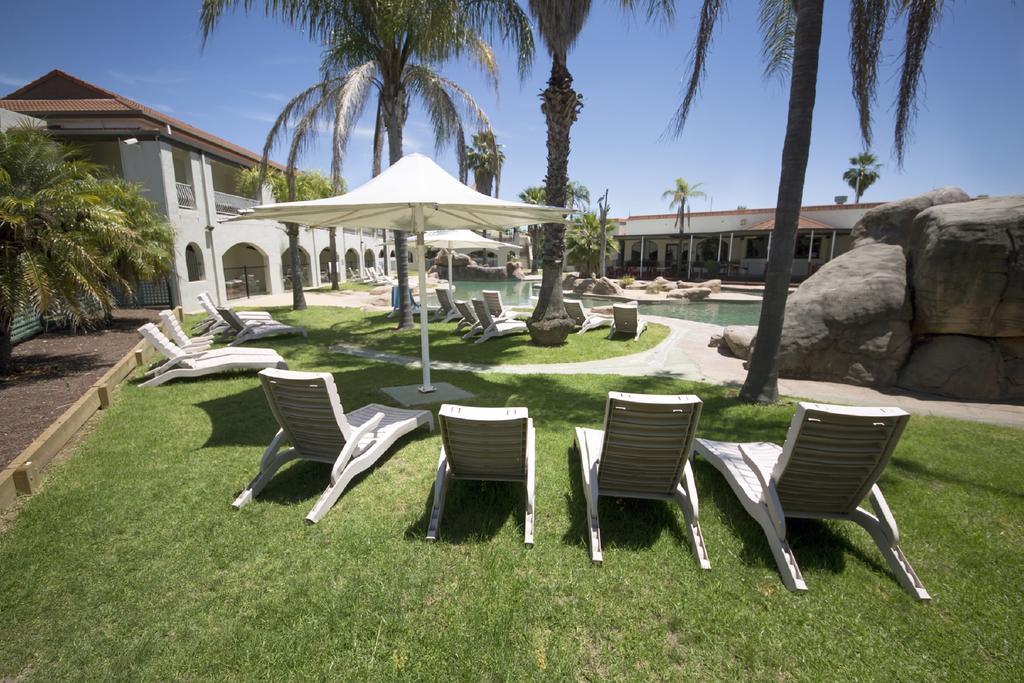 Quality Resort Siesta Албъри Екстериор снимка